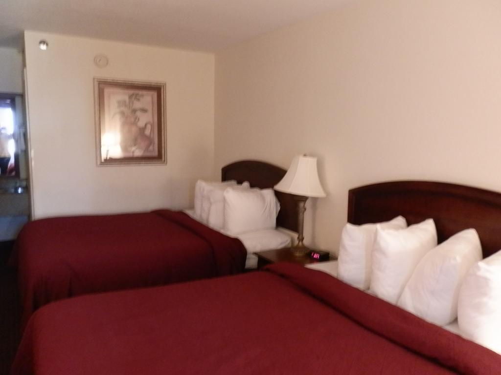 Quality Inn Pelham I-65 Exit 246 Extérieur photo