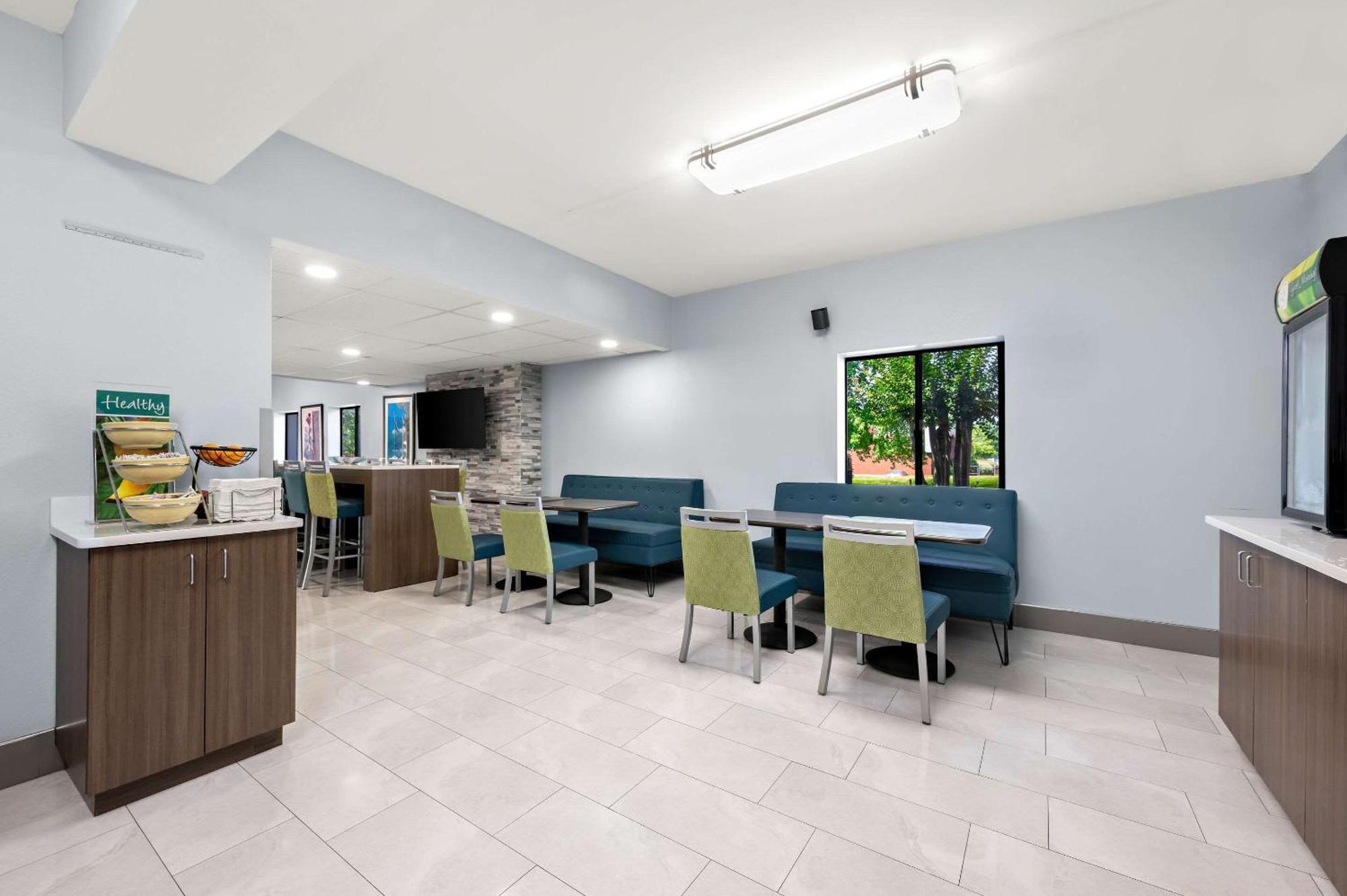 Quality Inn Pelham I-65 Exit 246 Extérieur photo