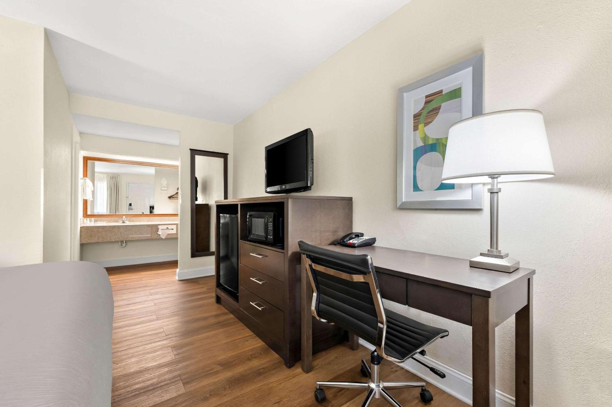 Quality Inn Pelham I-65 Exit 246 Extérieur photo