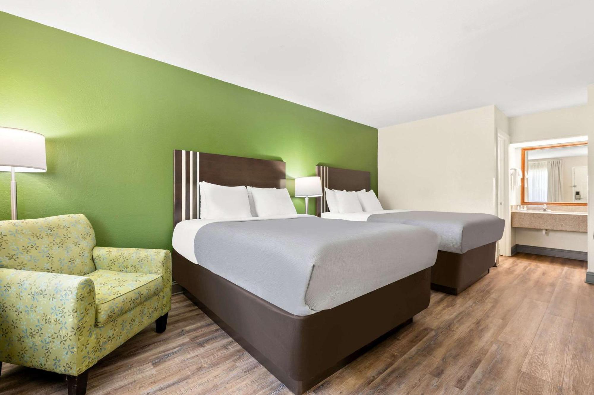 Quality Inn Pelham I-65 Exit 246 Extérieur photo